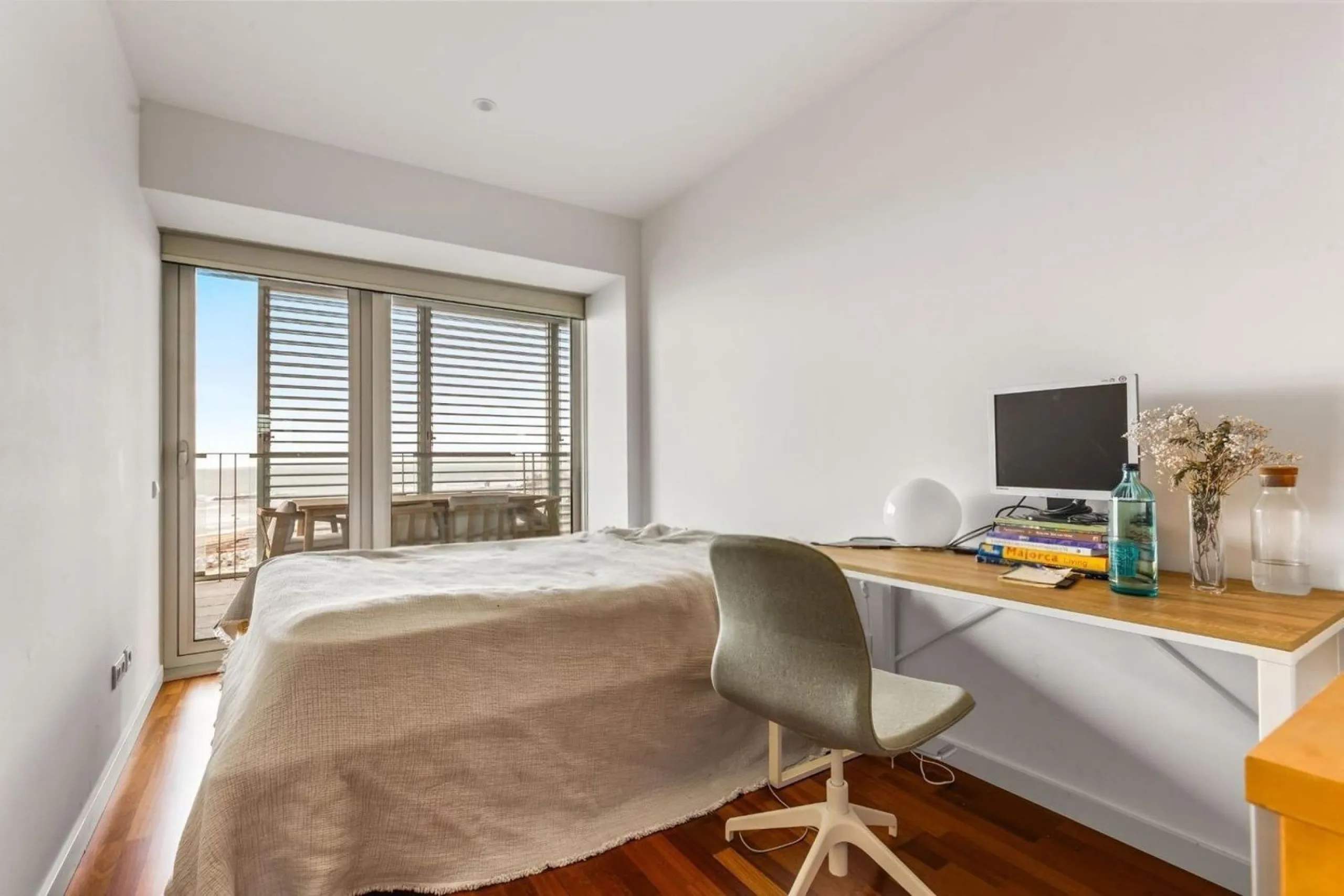 Modern and bright apartment with terrace in Diagonal Mar, Barcelona