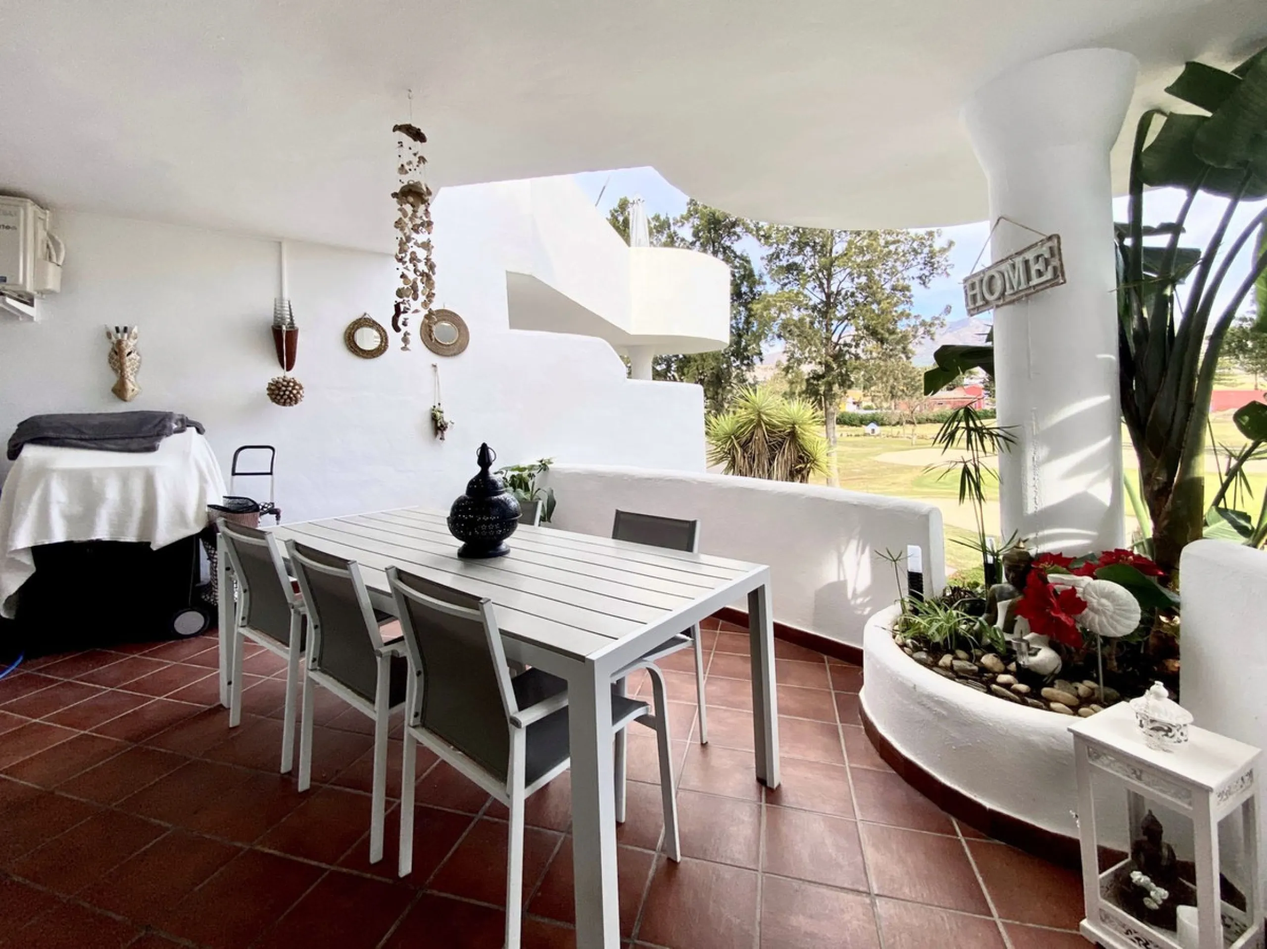 Apartment - Middle Floor Apartment в продаже в Mijas, Málaga. В доме 2 спален и 2 ванных комнат. Площадь дома 136 м²