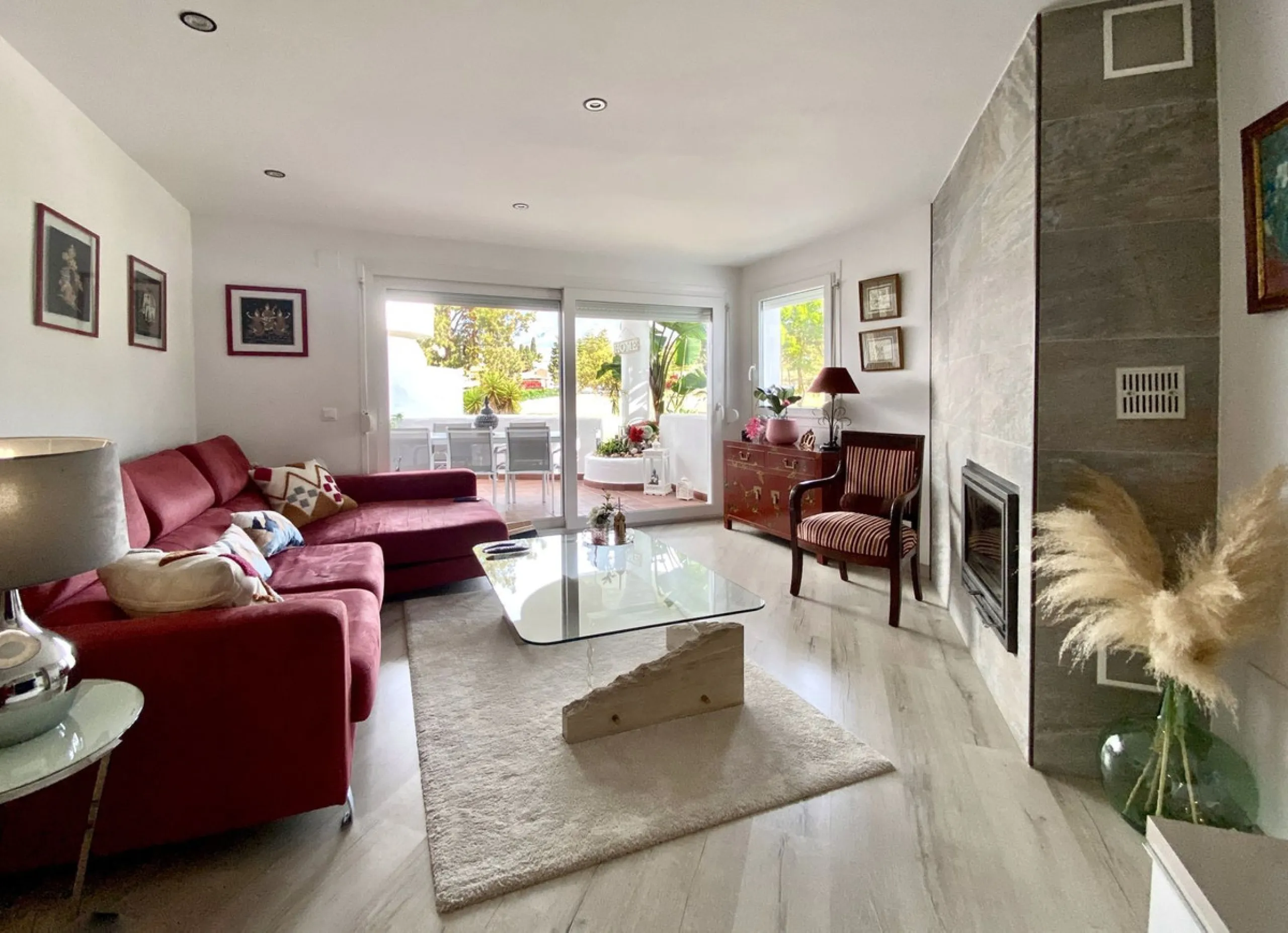 Apartment - Middle Floor Apartment в продаже в Mijas, Málaga. В доме 2 спален и 2 ванных комнат. Площадь дома 136 м²