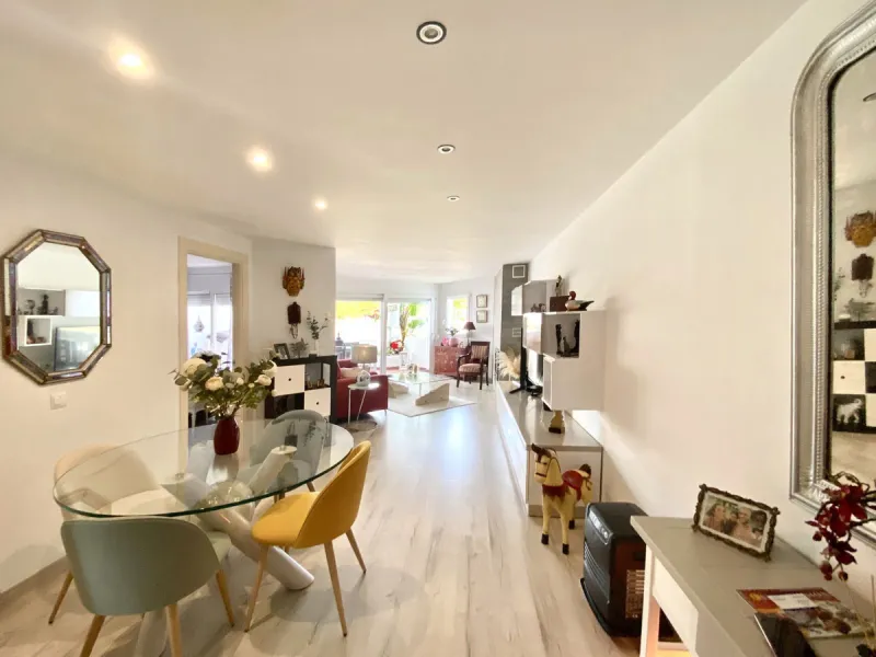 Apartment - Middle Floor Apartment в продаже в Mijas, Málaga. В доме 2 спален и 2 ванных комнат. Площадь дома 136 м²