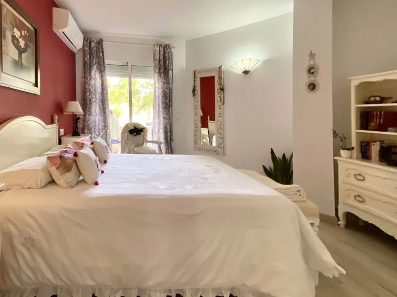 Apartment - Middle Floor Apartment в продаже в Mijas, Málaga. В доме 2 спален и 2 ванных комнат. Площадь дома 136 м²