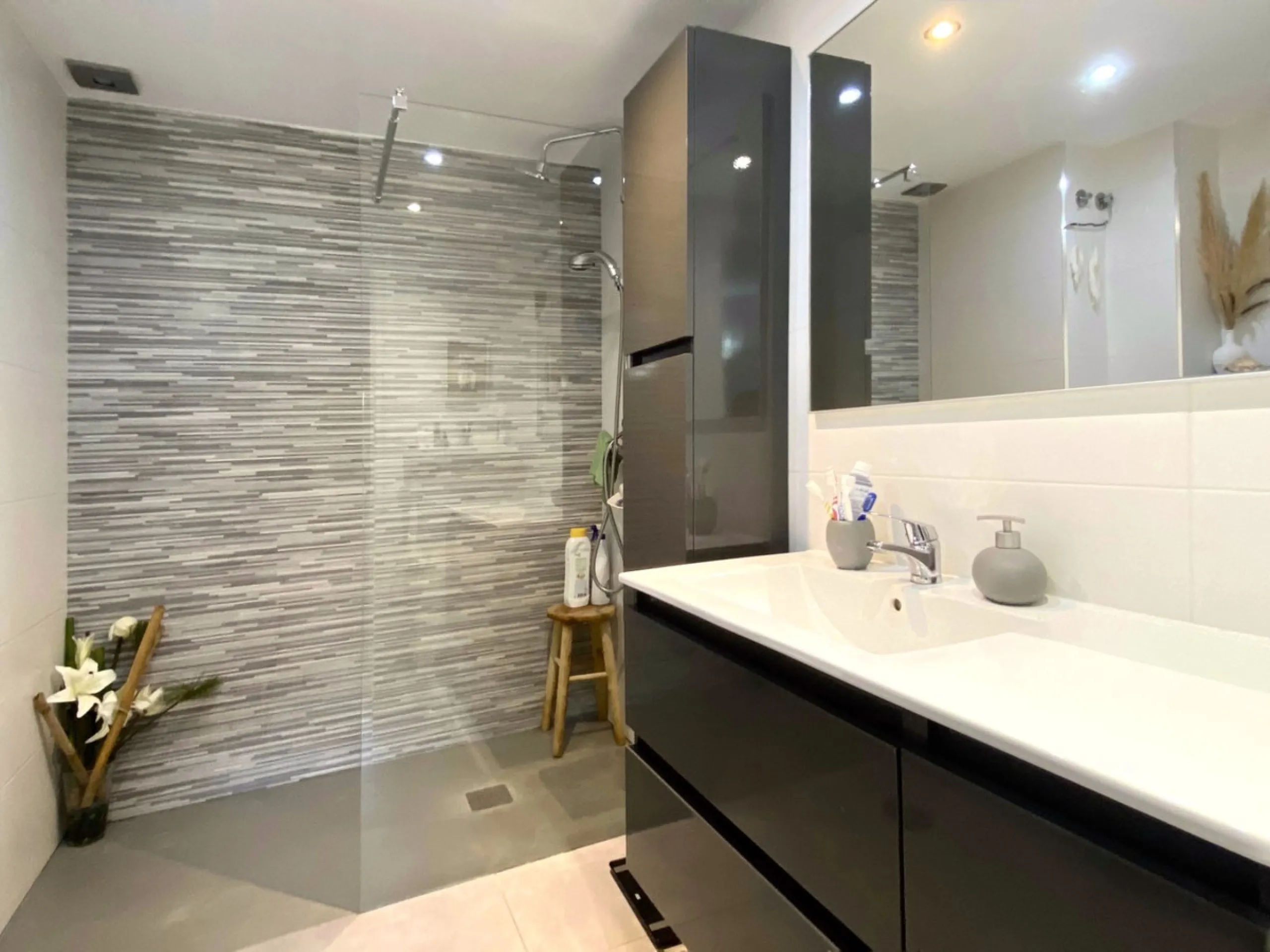 Apartment - Middle Floor Apartment в продаже в Mijas, Málaga. В доме 2 спален и 2 ванных комнат. Площадь дома 136 м²