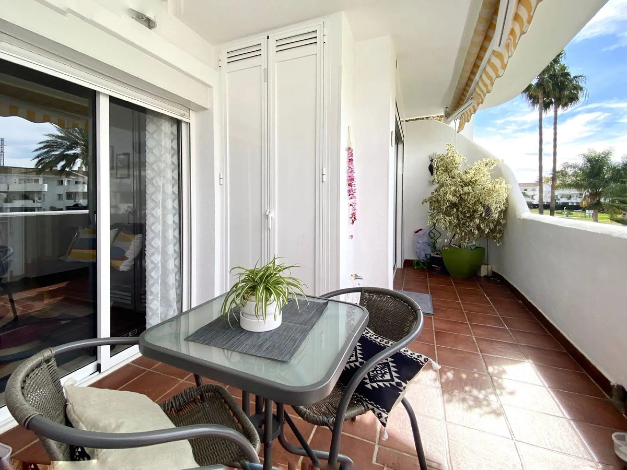 Apartment - Middle Floor Apartment в продаже в Mijas, Málaga. В доме 2 спален и 2 ванных комнат. Площадь дома 136 м²