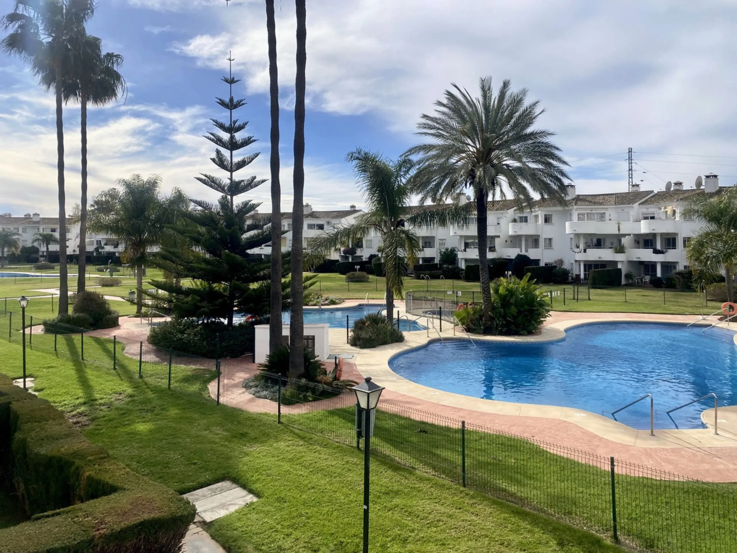 Apartment - Middle Floor Apartment в продаже в Mijas, Málaga. В доме 2 спален и 2 ванных комнат. Площадь дома 136 м²
