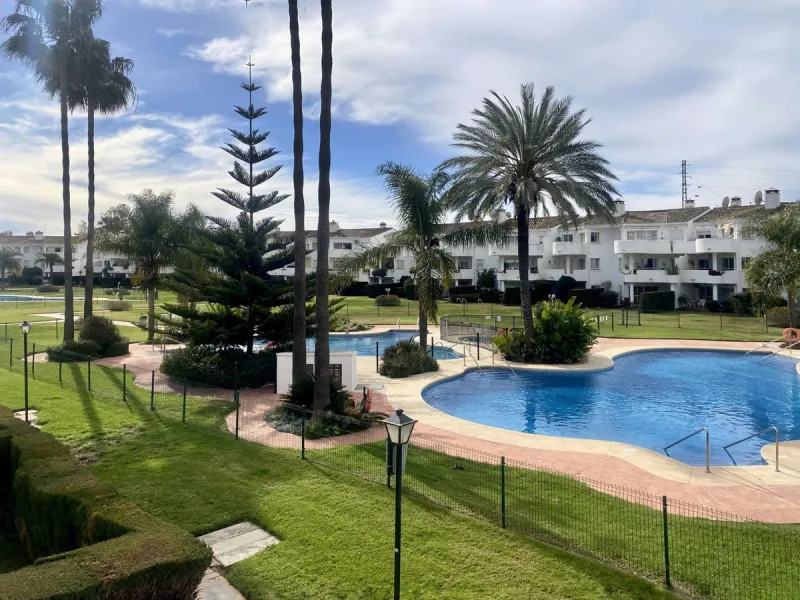 Apartment - Middle Floor Apartment в продаже в Mijas, Málaga. В доме 2 спален и 2 ванных комнат. Площадь дома 136 м²