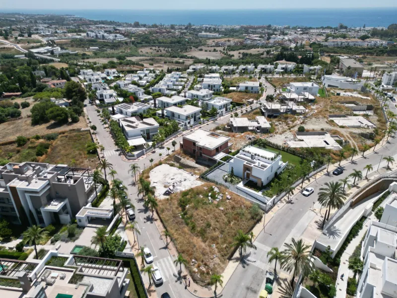 Spacious 1,118 sqm Plot for Sale in Cancelada