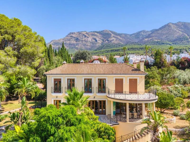 House - Detached Villa в продаже в Alhaurín el Grande, Málaga. В доме 6 спален и 6 ванных комнат. Площадь дома 600 м². Площадь участка 32000 м²