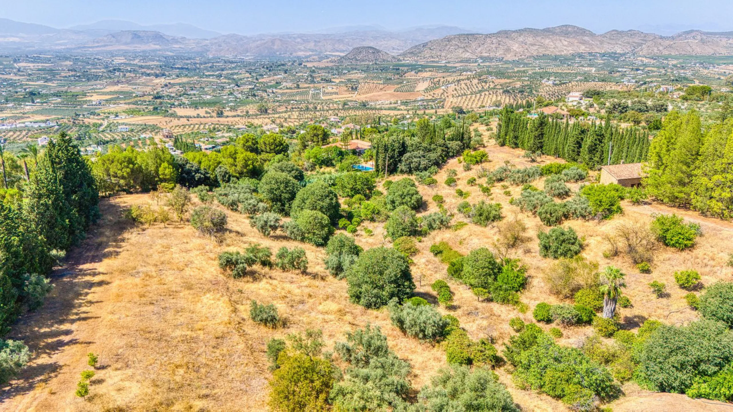 House - Detached Villa в продаже в Alhaurín el Grande, Málaga. В доме 6 спален и 6 ванных комнат. Площадь дома 600 м². Площадь участка 32000 м²