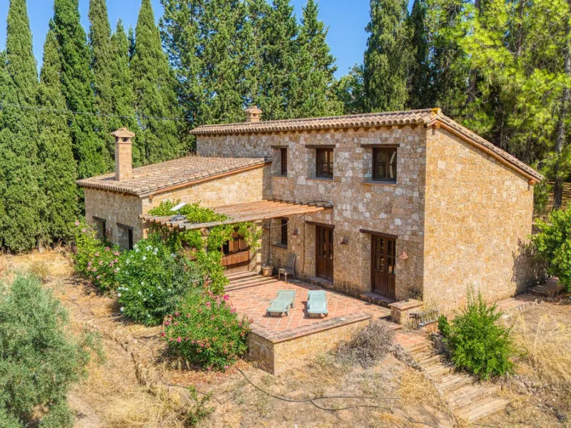 House - Detached Villa в продаже в Alhaurín el Grande, Málaga. В доме 6 спален и 6 ванных комнат. Площадь дома 600 м². Площадь участка 32000 м²