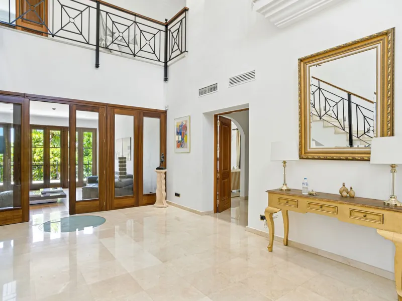 House - Detached Villa в продаже в Alhaurín el Grande, Málaga. В доме 6 спален и 6 ванных комнат. Площадь дома 600 м². Площадь участка 32000 м²