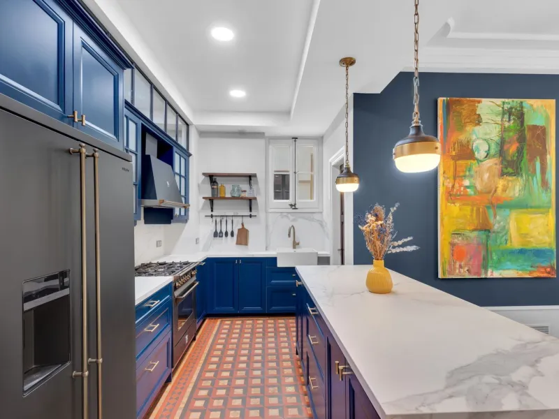 Renovierte Wohnung mit Galerie und hohen Decken nahe dem Triumphbogen, Barcelona