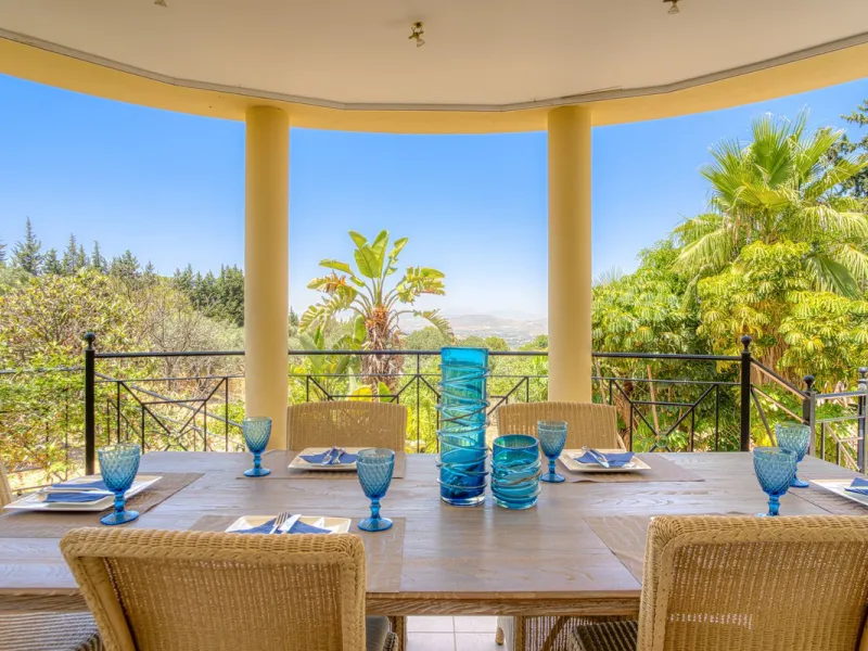 House - Detached Villa в продаже в Alhaurín el Grande, Málaga. В доме 6 спален и 6 ванных комнат. Площадь дома 600 м². Площадь участка 32000 м²