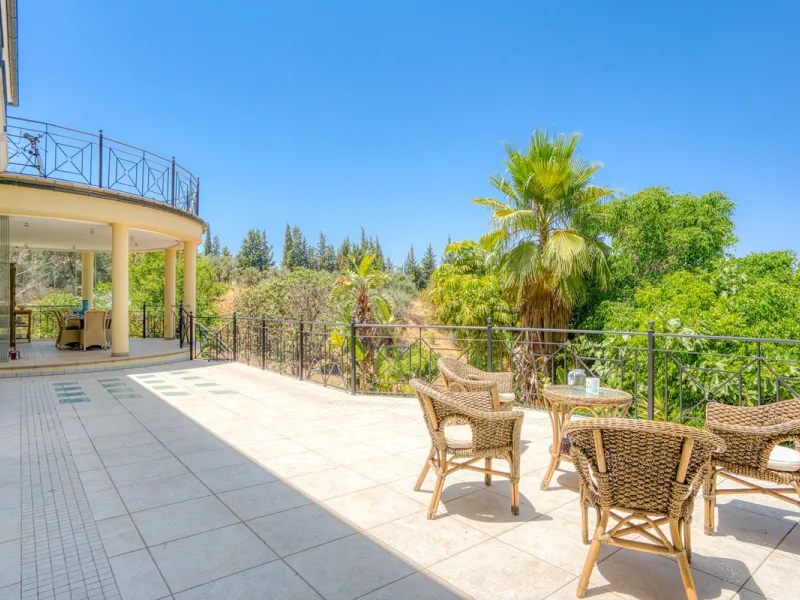 House - Detached Villa в продаже в Alhaurín el Grande, Málaga. В доме 6 спален и 6 ванных комнат. Площадь дома 600 м². Площадь участка 32000 м²