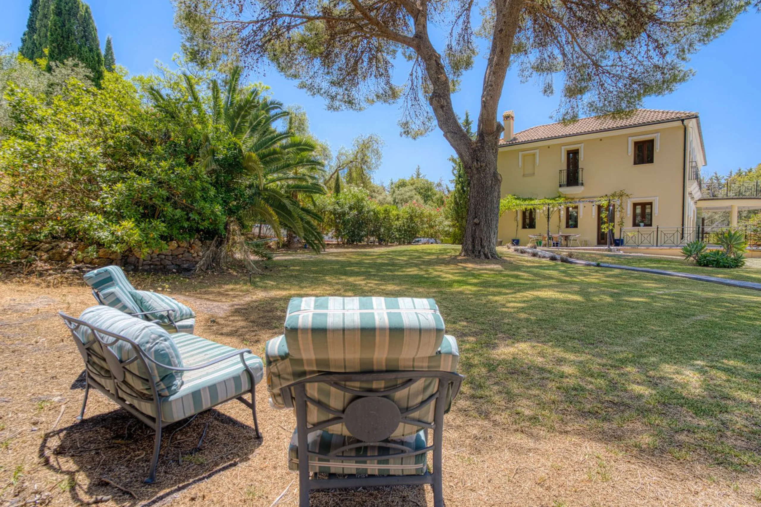 House - Detached Villa в продаже в Alhaurín el Grande, Málaga. В доме 6 спален и 6 ванных комнат. Площадь дома 600 м². Площадь участка 32000 м²