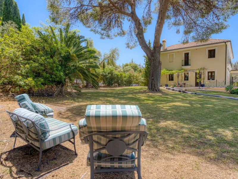 House - Detached Villa в продаже в Alhaurín el Grande, Málaga. В доме 6 спален и 6 ванных комнат. Площадь дома 600 м². Площадь участка 32000 м²