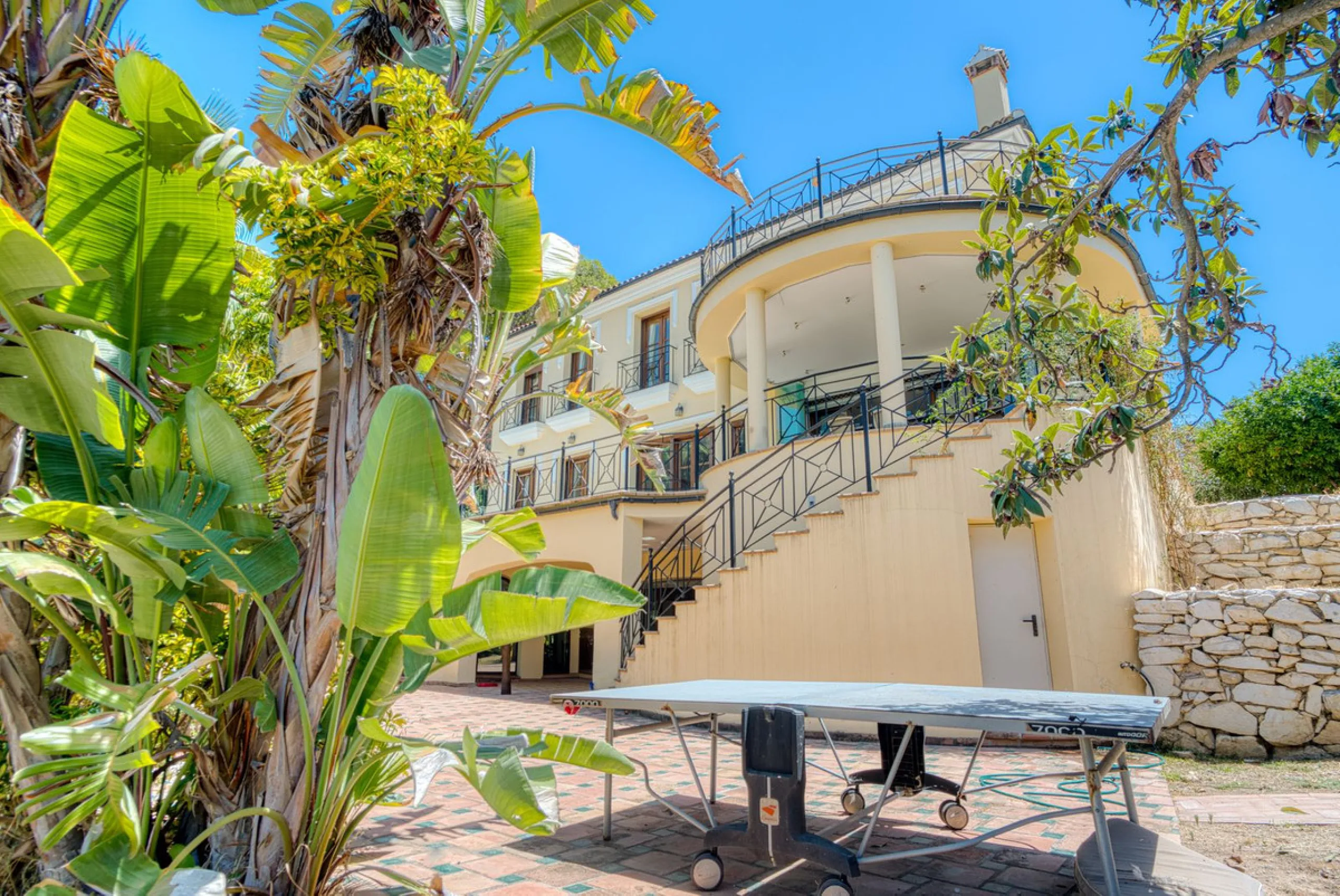House - Detached Villa в продаже в Alhaurín el Grande, Málaga. В доме 6 спален и 6 ванных комнат. Площадь дома 600 м². Площадь участка 32000 м²