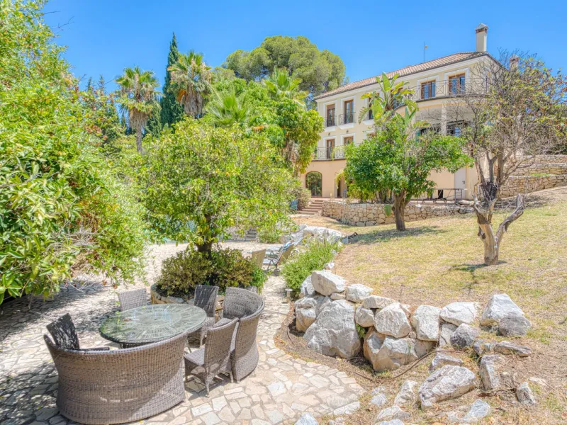 House - Detached Villa в продаже в Alhaurín el Grande, Málaga. В доме 6 спален и 6 ванных комнат. Площадь дома 600 м². Площадь участка 32000 м²