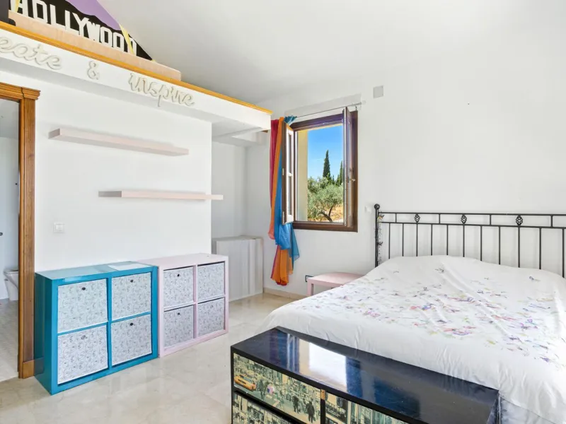 House - Detached Villa в продаже в Alhaurín el Grande, Málaga. В доме 6 спален и 6 ванных комнат. Площадь дома 600 м². Площадь участка 32000 м²