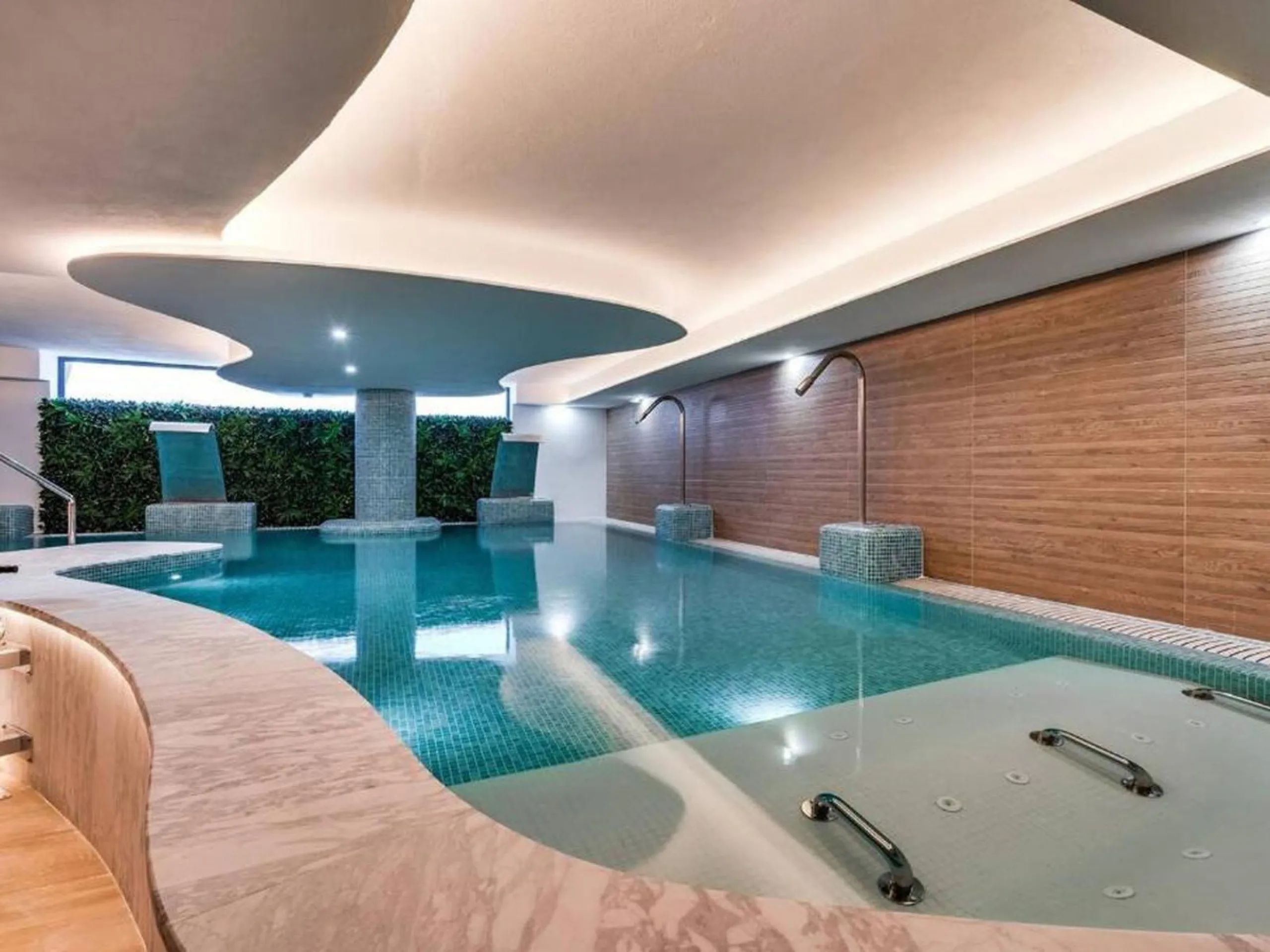 Spectacular Duplex Penthouse in the Ipanema urbanization of La Cala de Mijas.