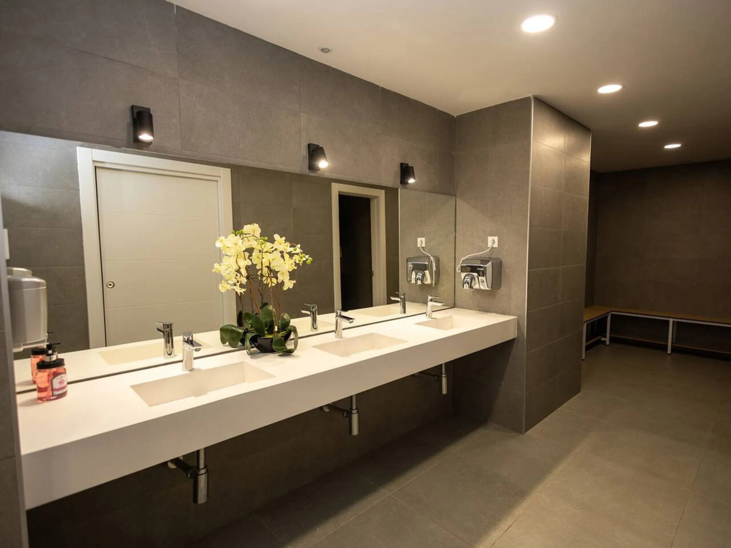 Spectacular Duplex Penthouse in the Ipanema urbanization of La Cala de Mijas.