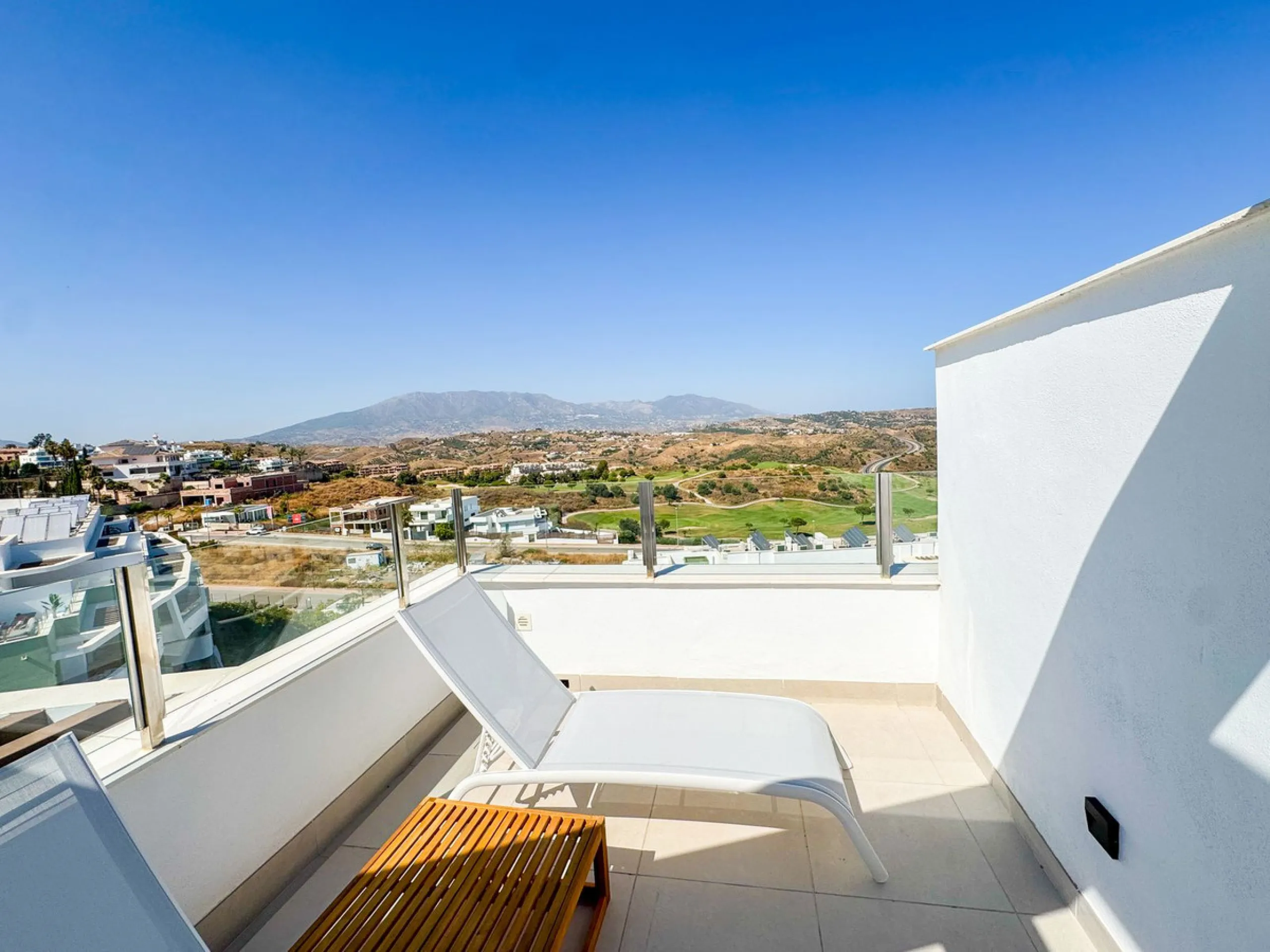 Spectacular Duplex Penthouse in the Ipanema urbanization of La Cala de Mijas.