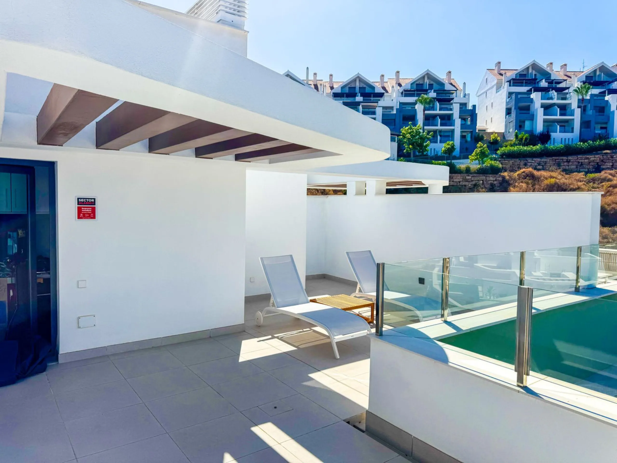 Spectacular Duplex Penthouse in the Ipanema urbanization of La Cala de Mijas.