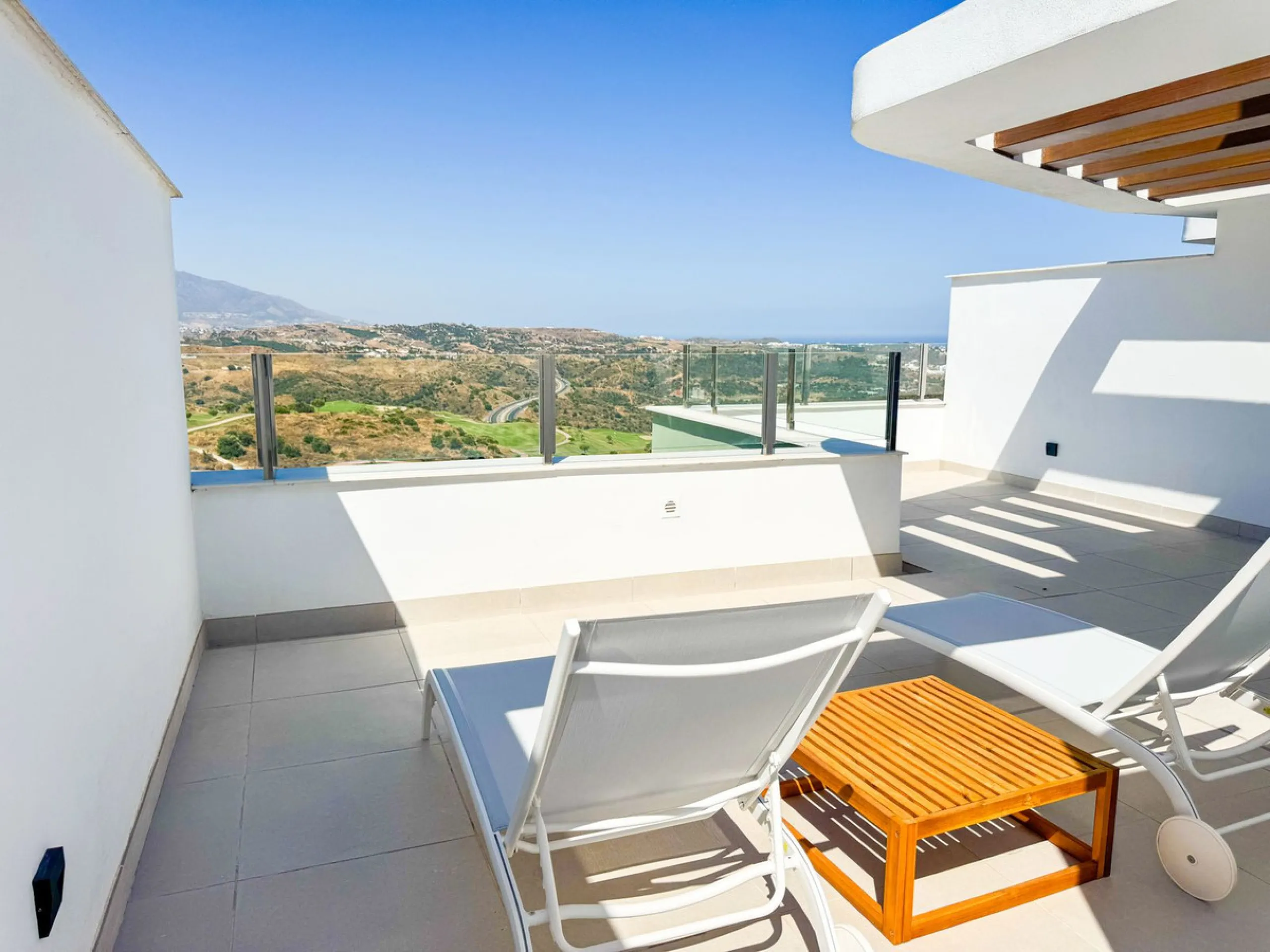 Spectacular Duplex Penthouse in the Ipanema urbanization of La Cala de Mijas.