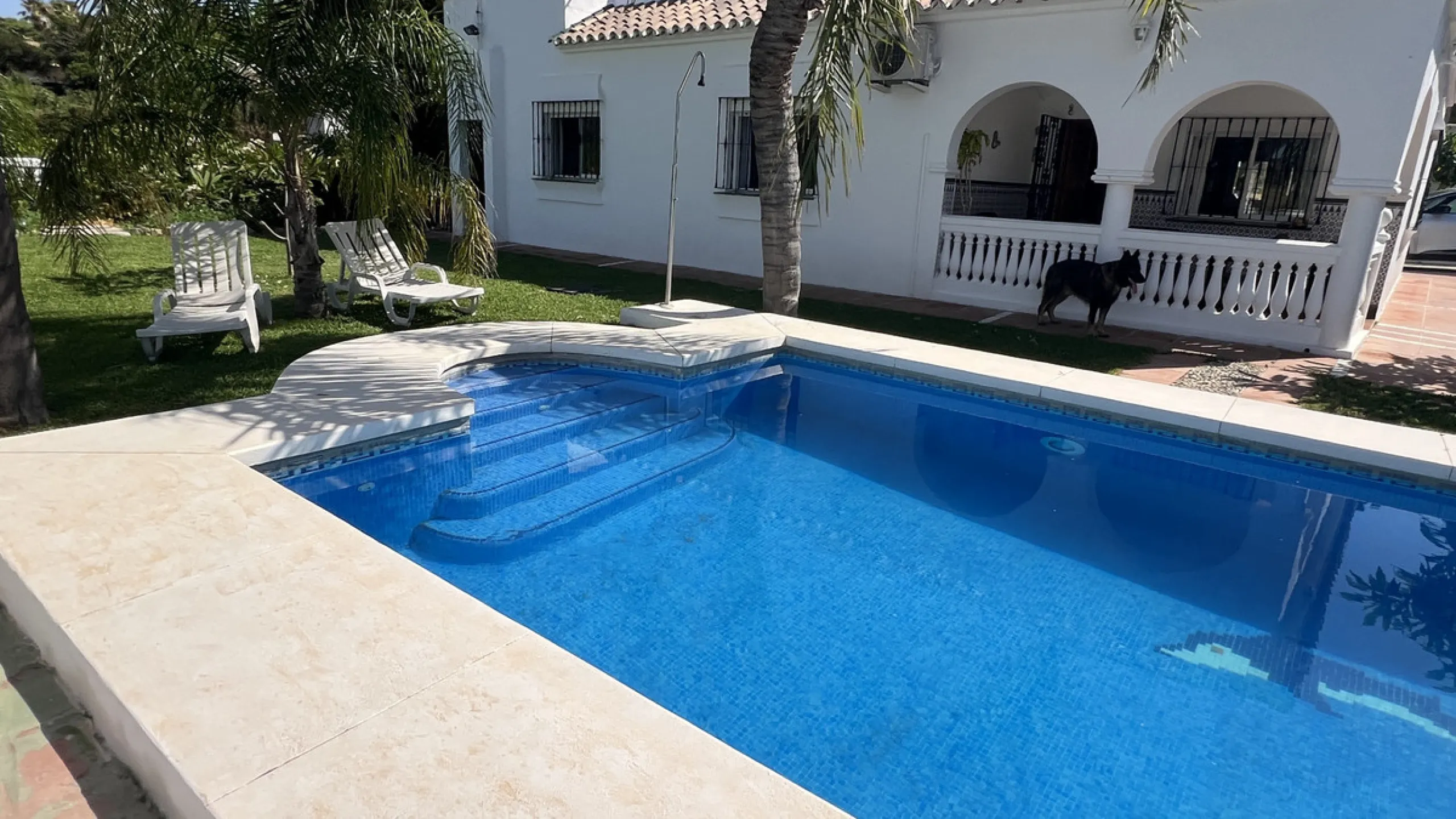 Tucked away in the peaceful El Velerín area of Estepona's prestigious New Golden Mile, this delightful detached villa offers the perfect blend of rustic charm, comfort and outdoor living.