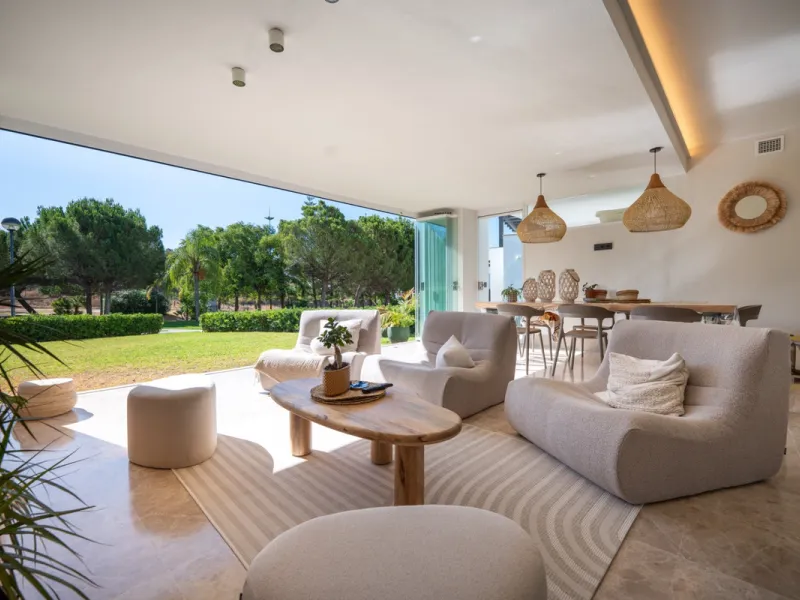 Experience effortless coastal living in Townhouse Targa, a modern Mediterranean home in the heart of Marbella East. This elegant townhouse sits in a secure gated community close to golden beaches and leading golf courses. Designed across three levels, it 