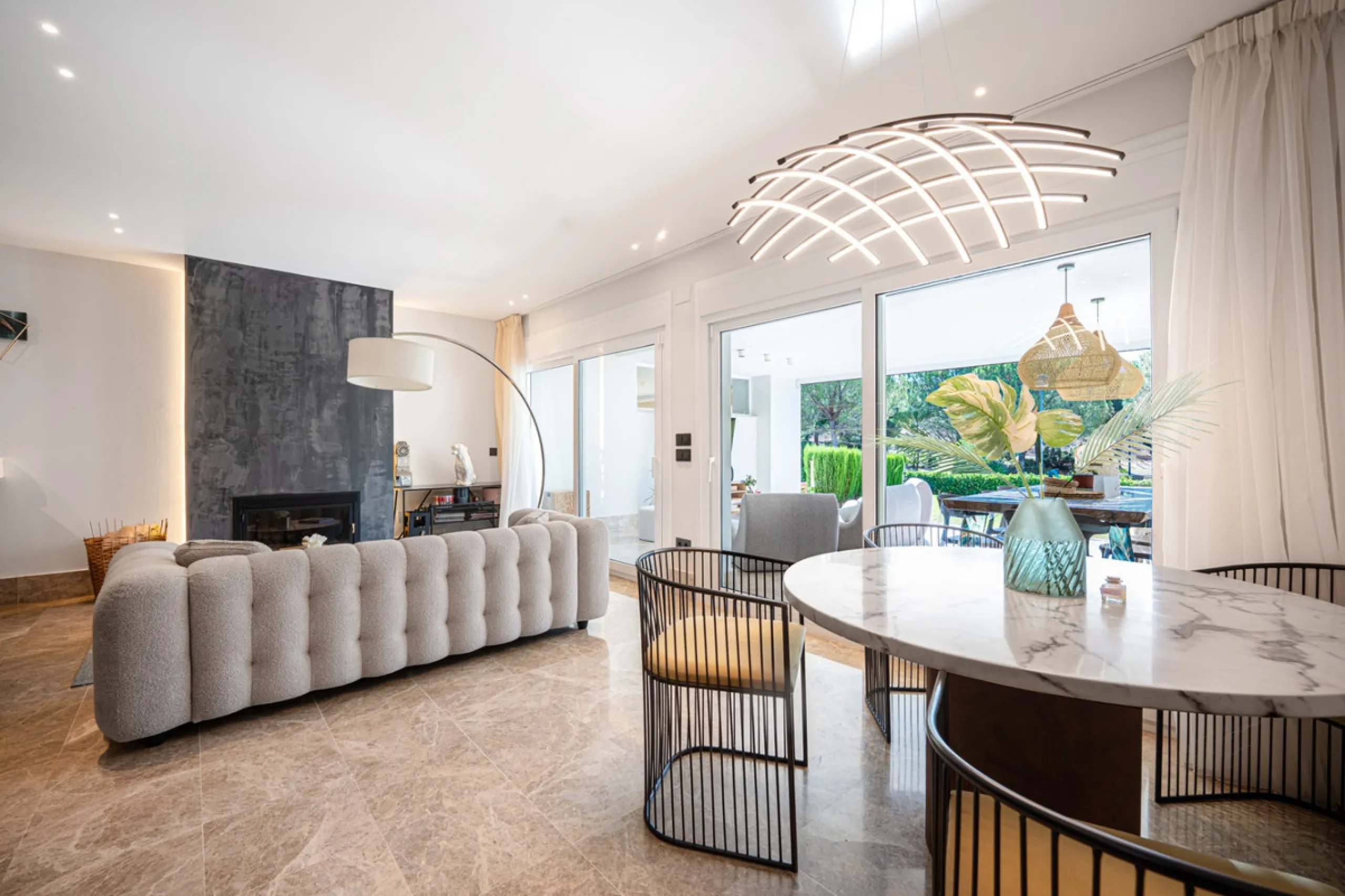 Experience effortless coastal living in Townhouse Targa, a modern Mediterranean home in the heart of Marbella East. This elegant townhouse sits in a secure gated community close to golden beaches and leading golf courses. Designed across three levels, it 