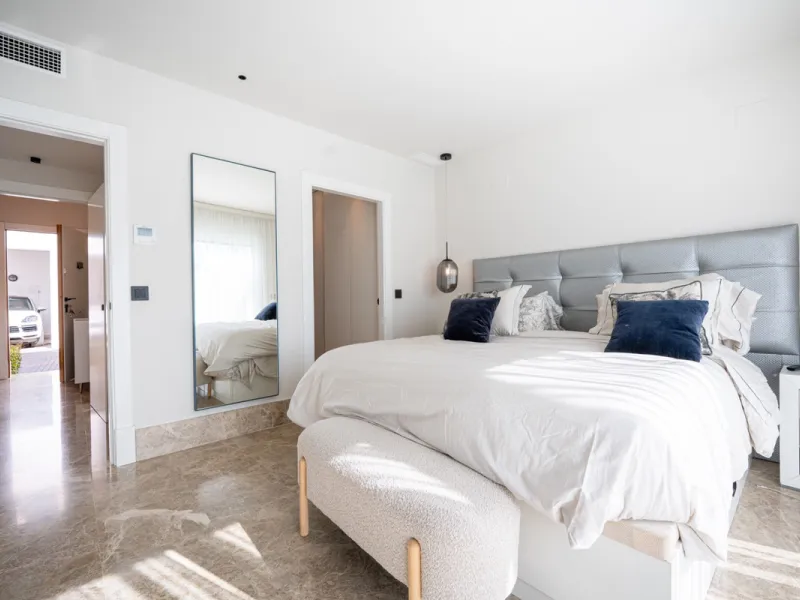 Experience effortless coastal living in Townhouse Targa, a modern Mediterranean home in the heart of Marbella East. This elegant townhouse sits in a secure gated community close to golden beaches and leading golf courses. Designed across three levels, it 