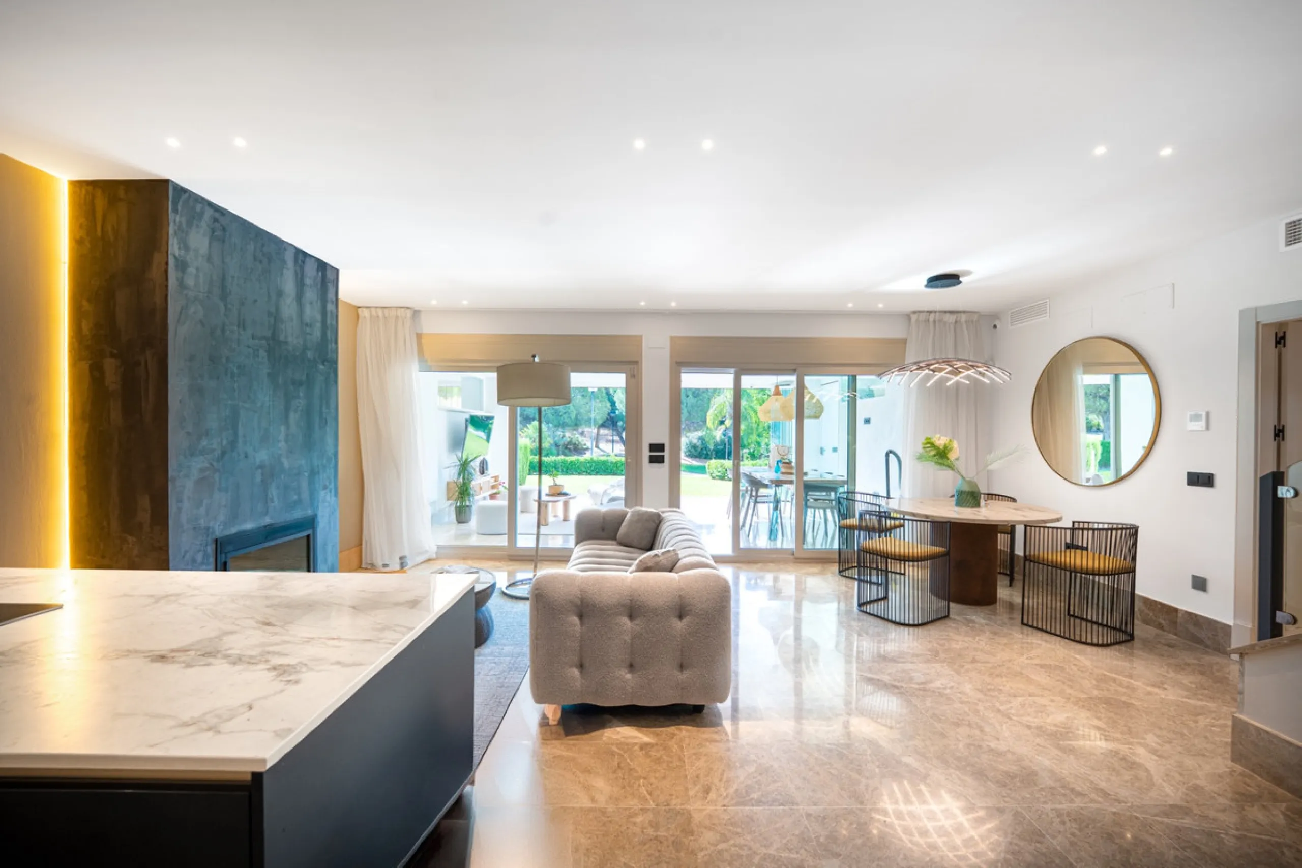 Experience effortless coastal living in Townhouse Targa, a modern Mediterranean home in the heart of Marbella East. This elegant townhouse sits in a secure gated community close to golden beaches and leading golf courses. Designed across three levels, it 