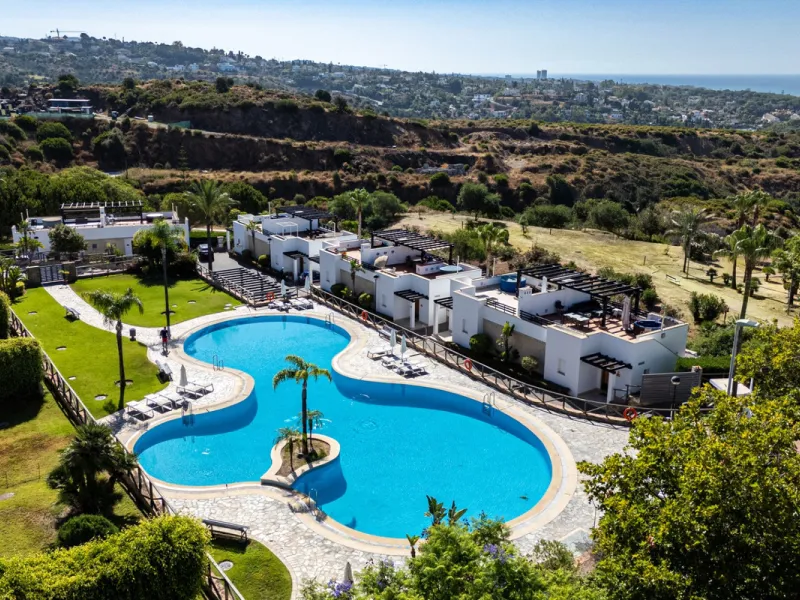 Experience effortless coastal living in Townhouse Targa, a modern Mediterranean home in the heart of Marbella East. This elegant townhouse sits in a secure gated community close to golden beaches and leading golf courses. Designed across three levels, it 