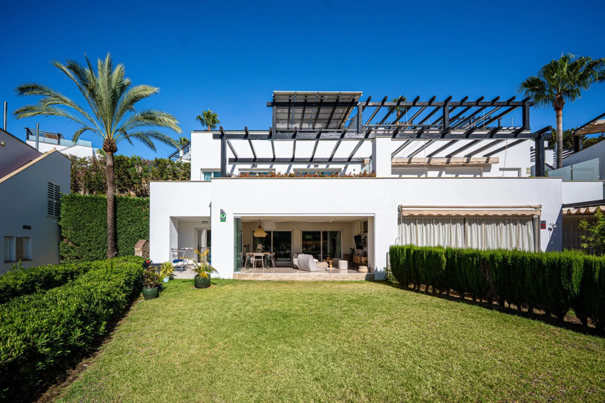 Experience effortless coastal living in Townhouse Targa, a modern Mediterranean home in the heart of Marbella East. This elegant townhouse sits in a secure gated community close to golden beaches and leading golf courses. Designed across three levels, it 
