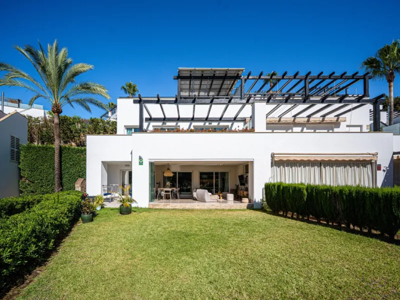 Experience effortless coastal living in Townhouse Targa, a modern Mediterranean home in the heart of Marbella East. This elegant townhouse sits in a secure gated community close to golden beaches and leading golf courses. Designed across three levels, it 