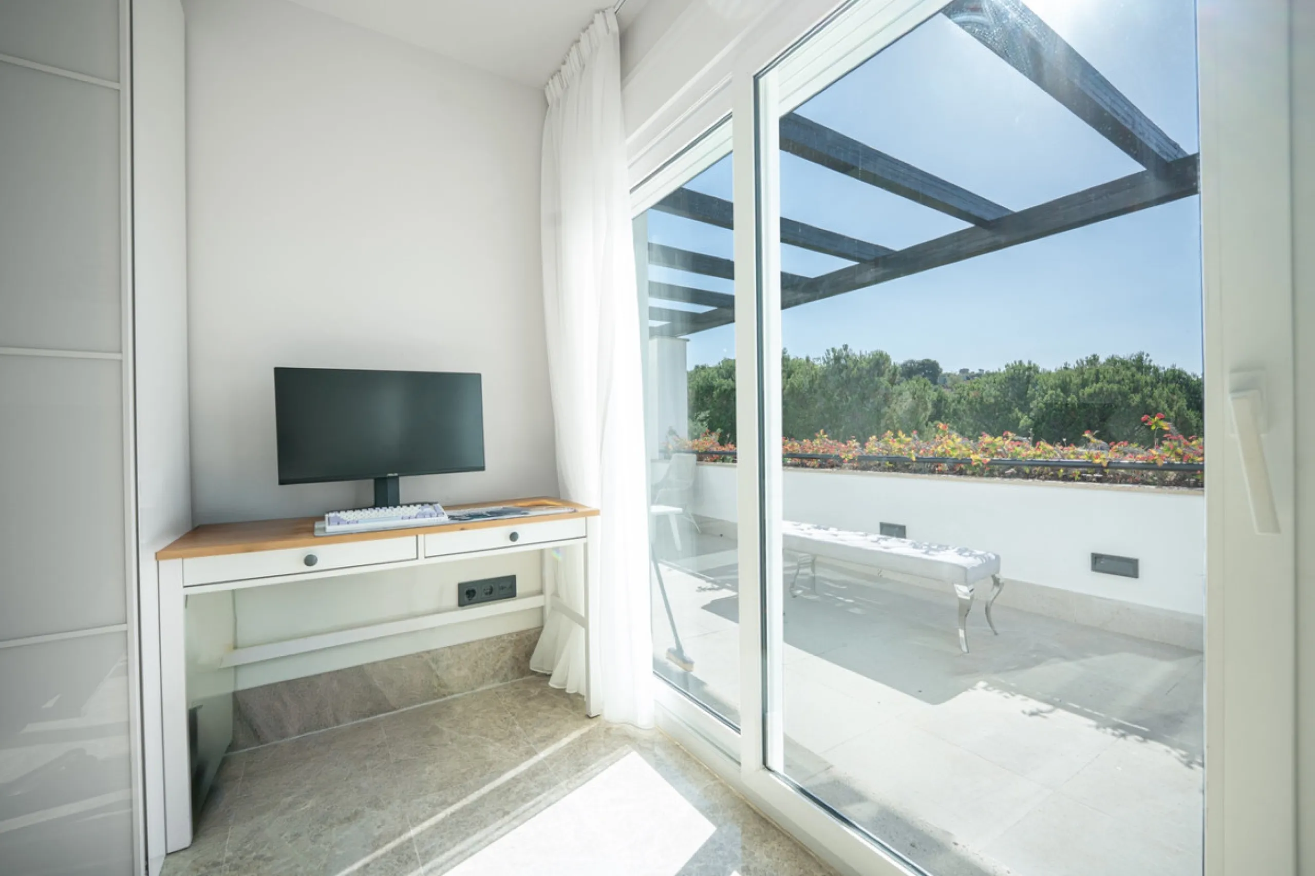 Experience effortless coastal living in Townhouse Targa, a modern Mediterranean home in the heart of Marbella East. This elegant townhouse sits in a secure gated community close to golden beaches and leading golf courses. Designed across three levels, it 