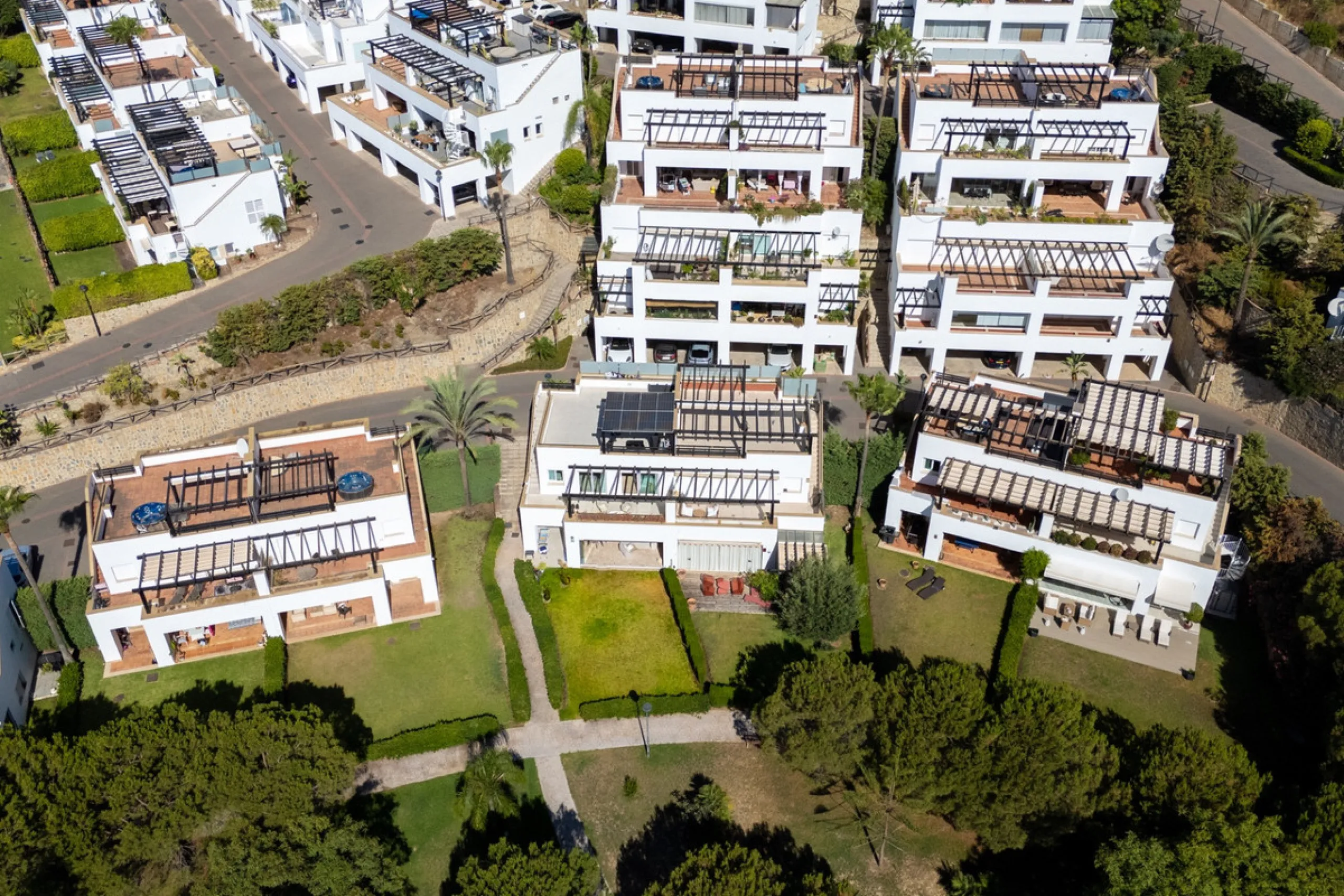 Experience effortless coastal living in Townhouse Targa, a modern Mediterranean home in the heart of Marbella East. This elegant townhouse sits in a secure gated community close to golden beaches and leading golf courses. Designed across three levels, it 