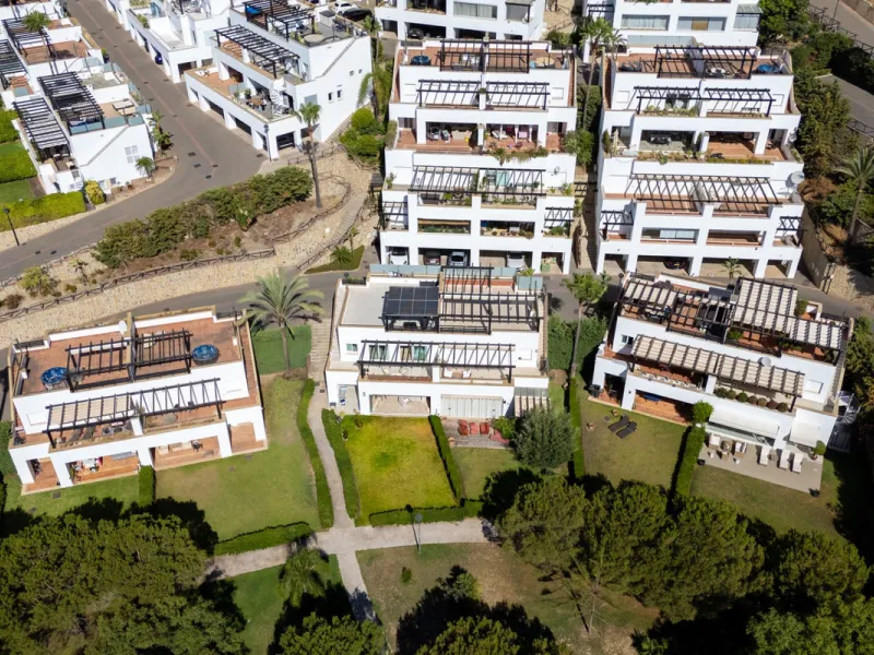 Experience effortless coastal living in Townhouse Targa, a modern Mediterranean home in the heart of Marbella East. This elegant townhouse sits in a secure gated community close to golden beaches and leading golf courses. Designed across three levels, it 