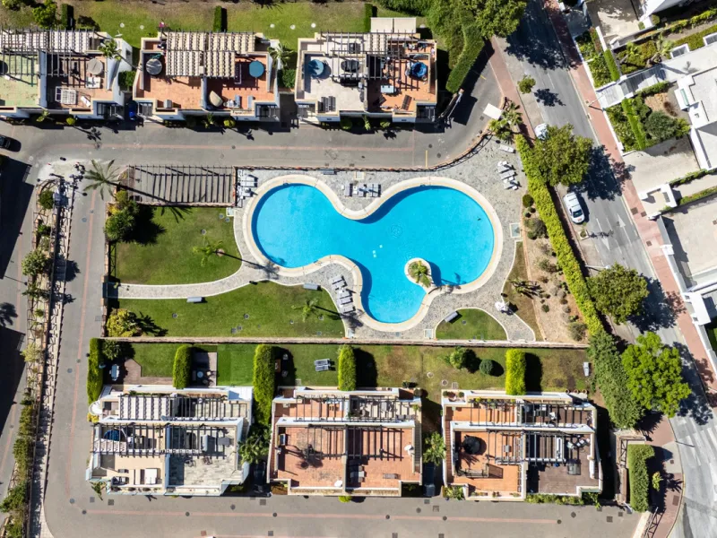 Experience effortless coastal living in Townhouse Targa, a modern Mediterranean home in the heart of Marbella East. This elegant townhouse sits in a secure gated community close to golden beaches and leading golf courses. Designed across three levels, it 