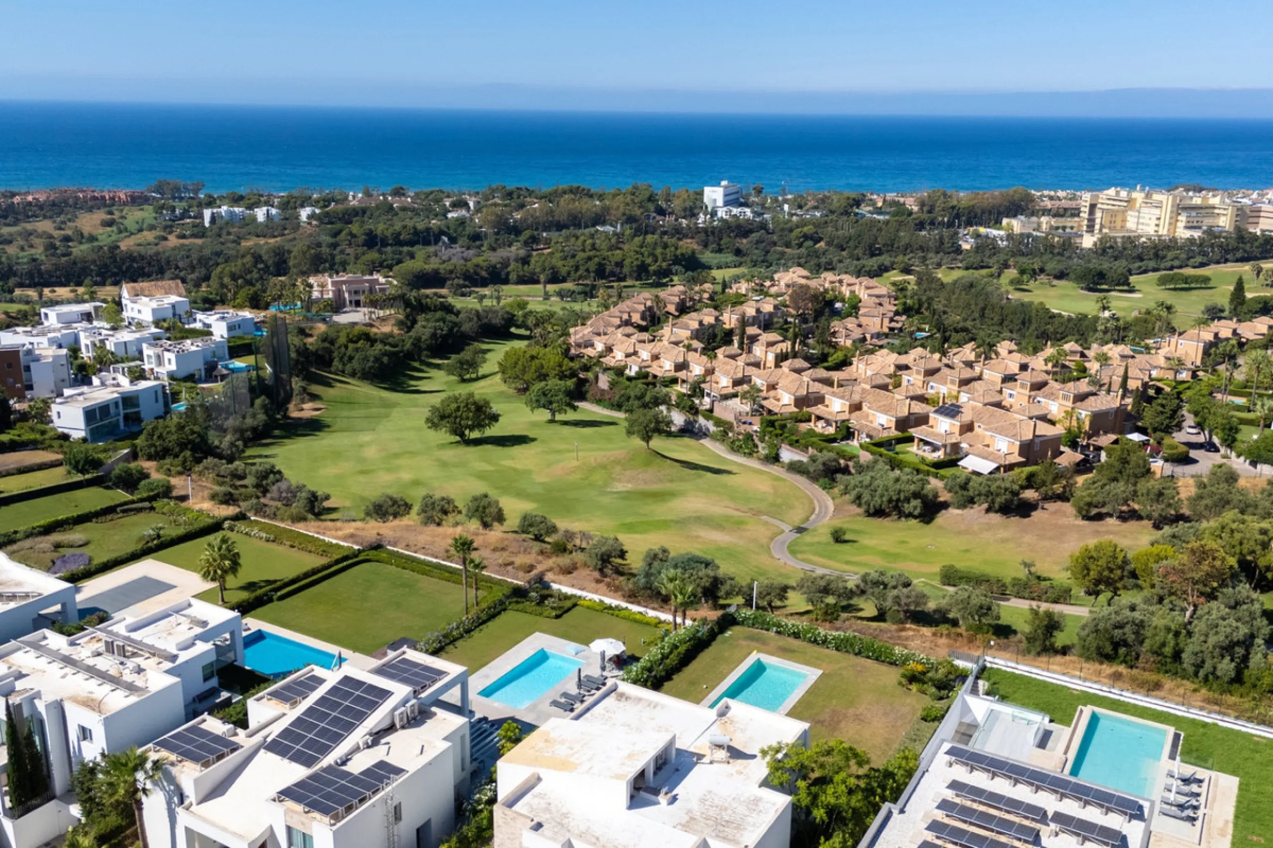 Experience effortless coastal living in Townhouse Targa, a modern Mediterranean home in the heart of Marbella East. This elegant townhouse sits in a secure gated community close to golden beaches and leading golf courses. Designed across three levels, it 