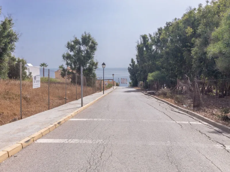 Residential plot with  sea views!