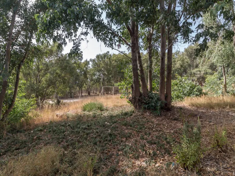 Residential plot with  sea views!