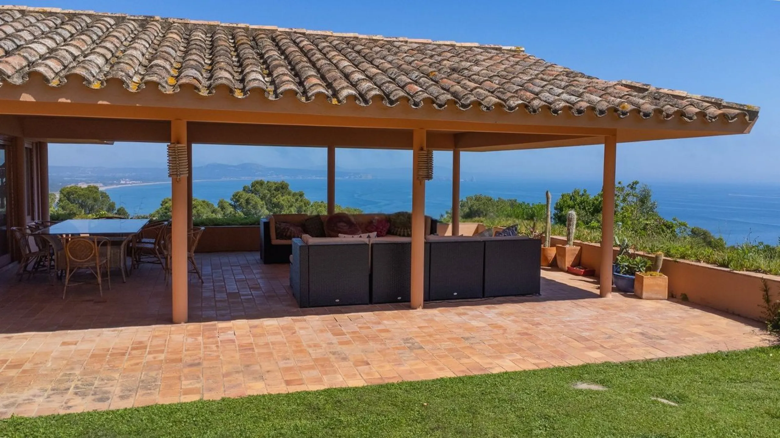 Exclusive architect-designed villa on the Costa Brava with sea views