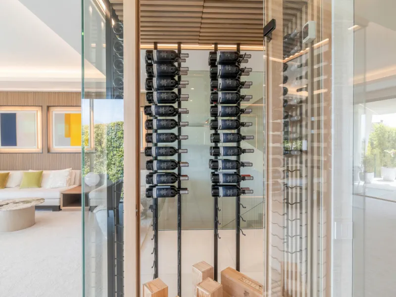 We are proud to present an exceptional contemporary villa located in the heart of Nueva Andalucía, within an exclusive gated community renowned for having one of the most advanced security systems in the area, ensuring a truly private and secure living en