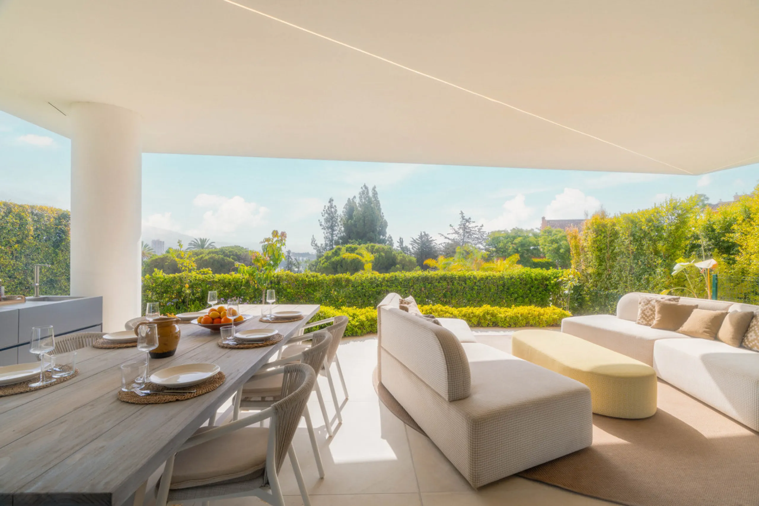We are proud to present an exceptional contemporary villa located in the heart of Nueva Andalucía, within an exclusive gated community renowned for having one of the most advanced security systems in the area, ensuring a truly private and secure living en