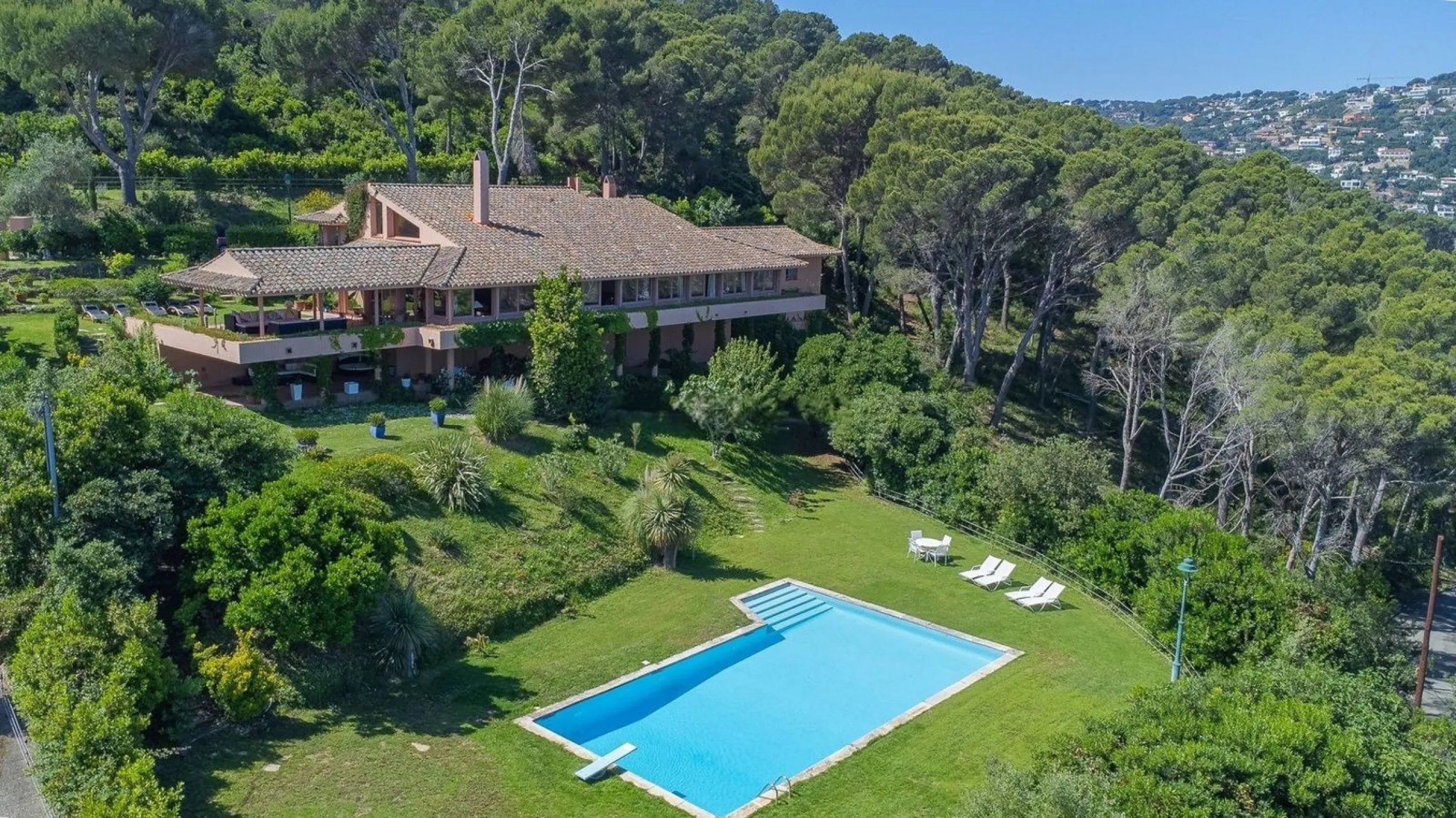Exclusive architect-designed villa on the Costa Brava with sea views