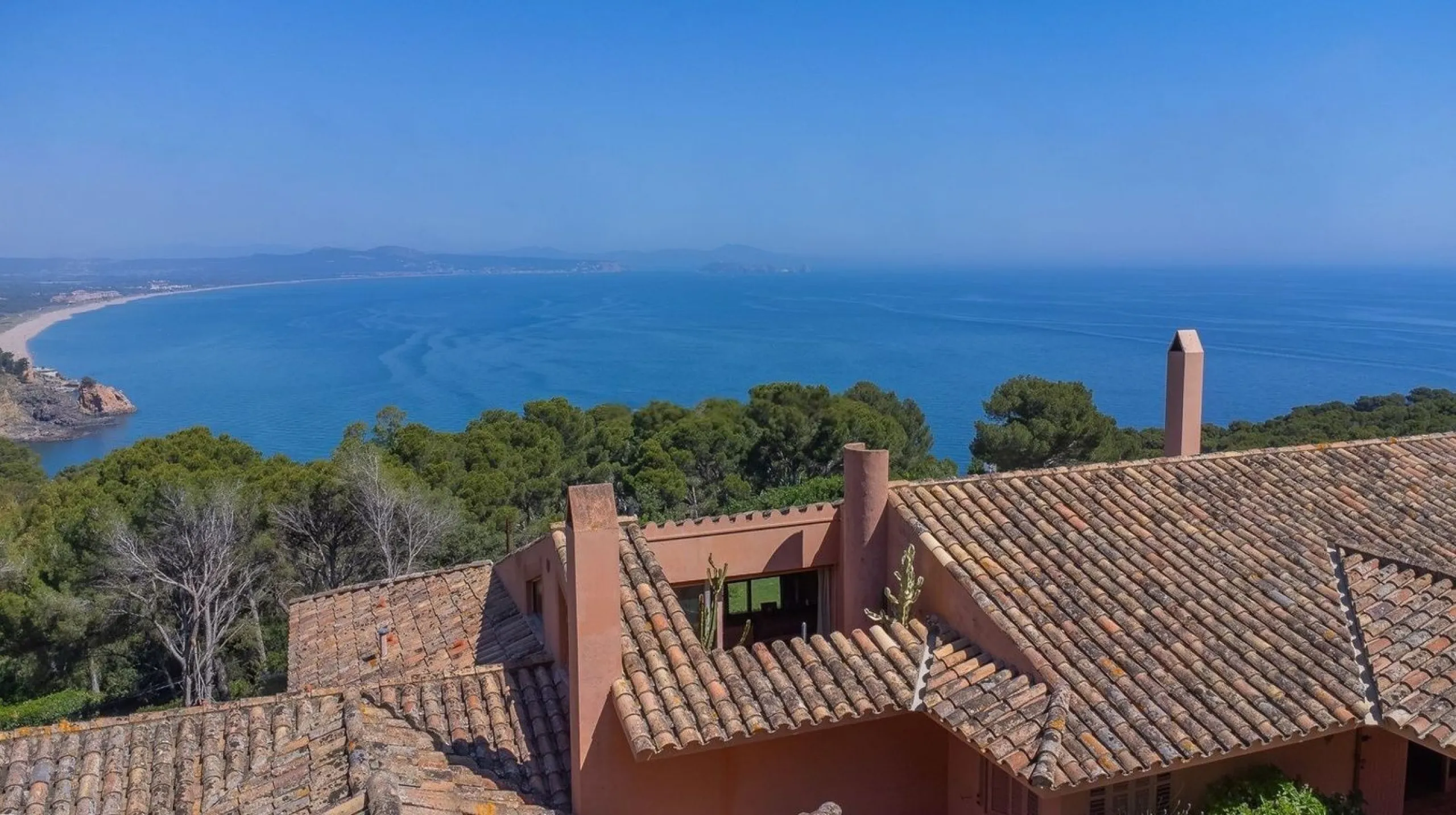 Exclusive architect-designed villa on the Costa Brava with sea views