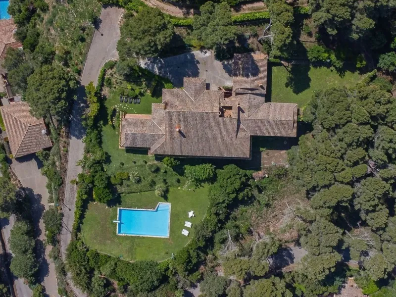 Exclusive architect-designed villa on the Costa Brava with sea views