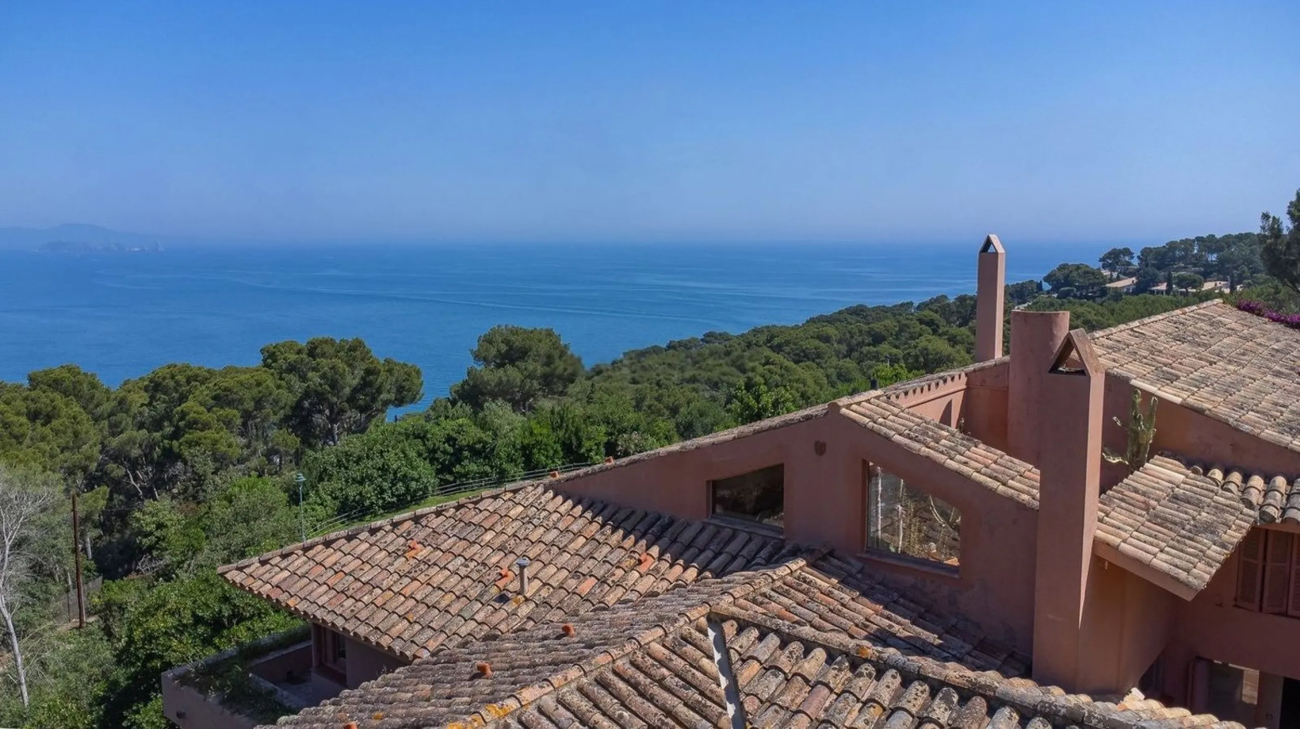 Exclusive architect-designed villa on the Costa Brava with sea views