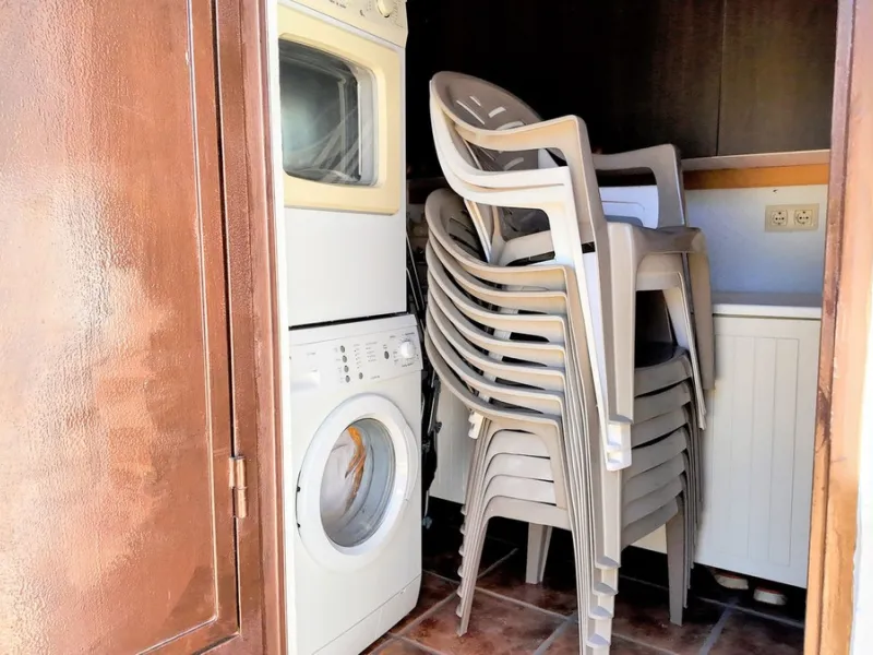 This charming property features a spacious 3-bedroom, 1-bathroom house with two levels, located in the peaceful Barranco del Sol neighborhood. only 25 min drive to Malaga